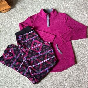 Women’s Cuddl Duds Fleece lounge set. Size Small.